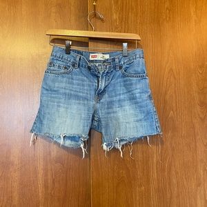 Vintage Levi’s cut off shorts
